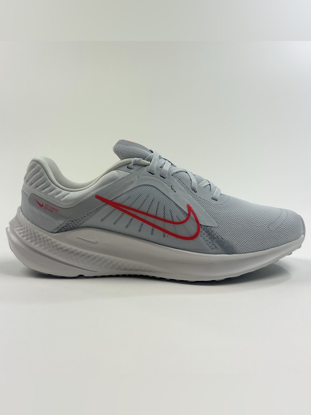Nike Quest 5 Womens Gray Red Shoes Sneakers Running Athletic Low Top DD9291-007